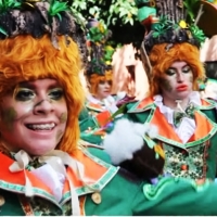 La Comparsa &quot;Los Mismos&quot; encargada de abrir el Desfile del Carnaval de Badajoz