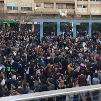 Pacenses y turistas vuelven a llenar Badajoz durante el Carnaval de Día