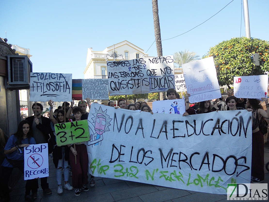 Los estudiantes reclaman que no se imparta religión en los centros