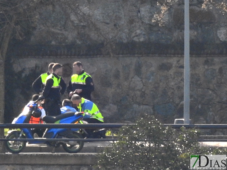 El mal estado de la vía provoca un accidente en Badajoz