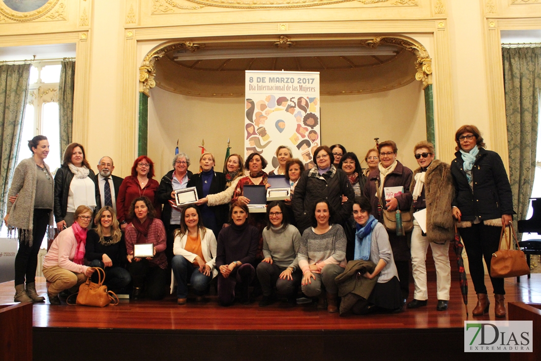 Reconocimiento a las Asociaciones de Mujeres de la provincia de Badajoz