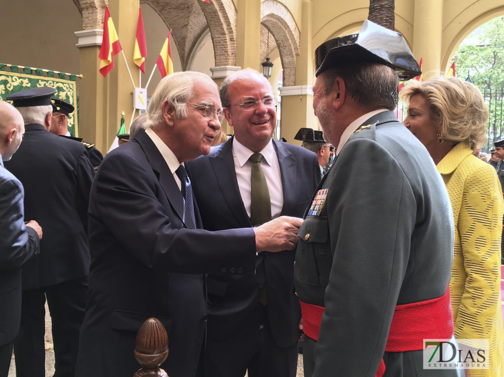 El general de brigada José Antonio Hurtado se despide de la bandera