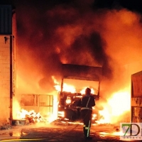 Incendio en una nave del polígono industrial de Almendralejo