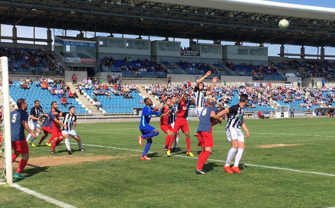 El CD Badajoz mantiene el pulso por la liga