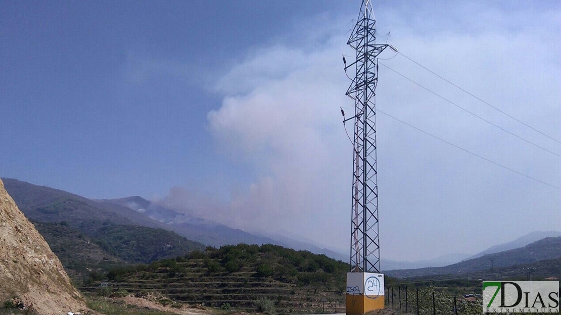 Incendio de importantes dimensiones en el Valle del Jerte