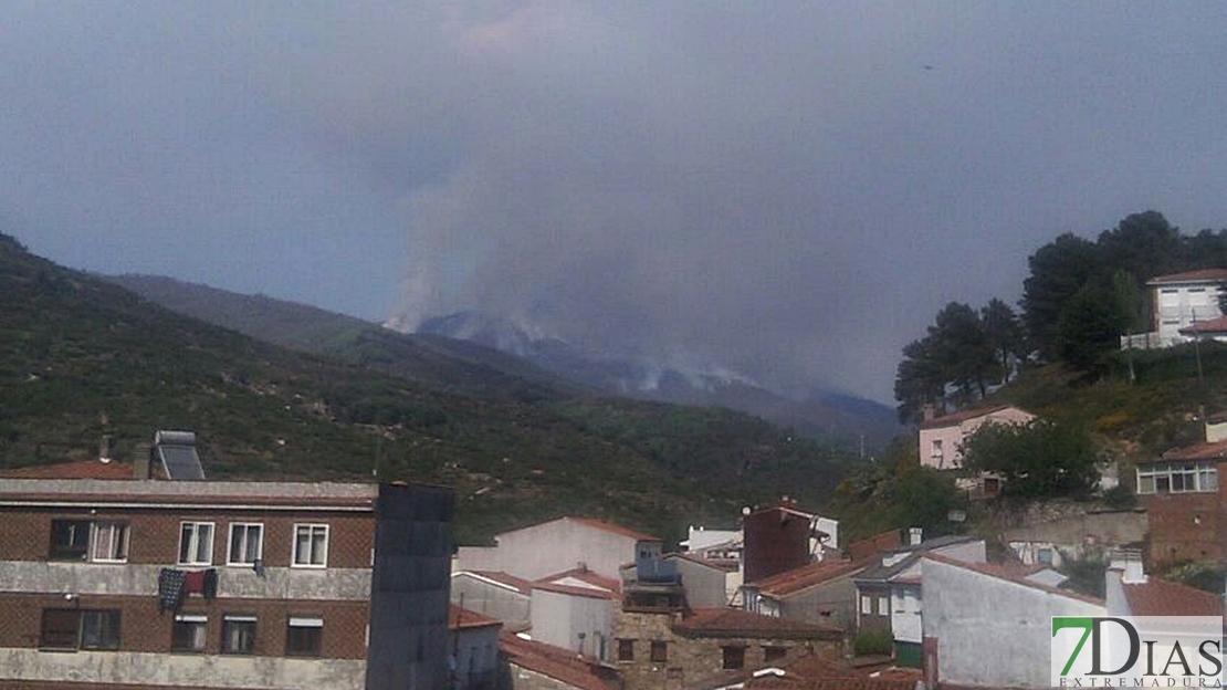 Incendio de importantes dimensiones en el Valle del Jerte