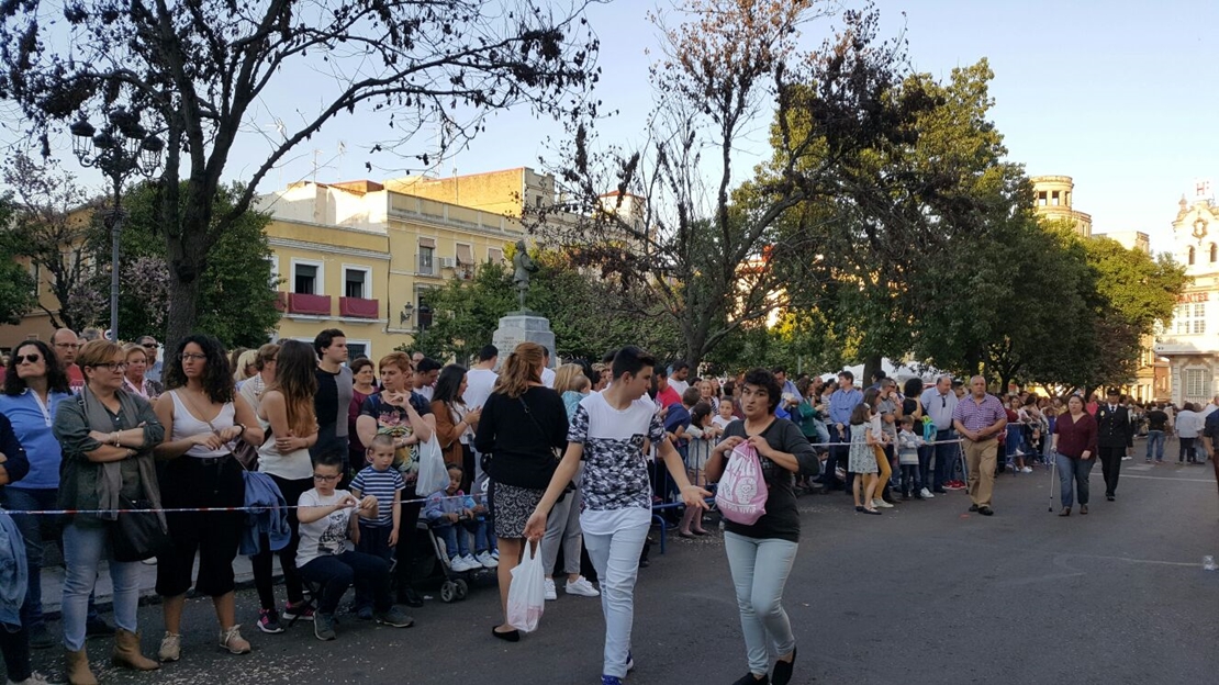 Lleno en San Andrés para ver salir al Descendimiento