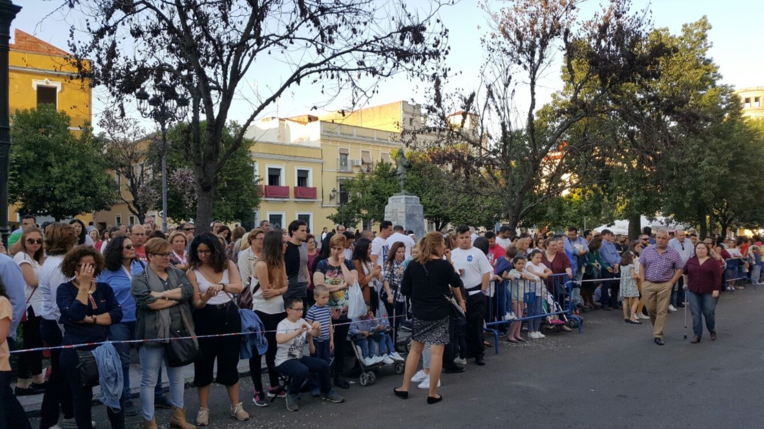 Lleno en San Andrés para ver salir al Descendimiento