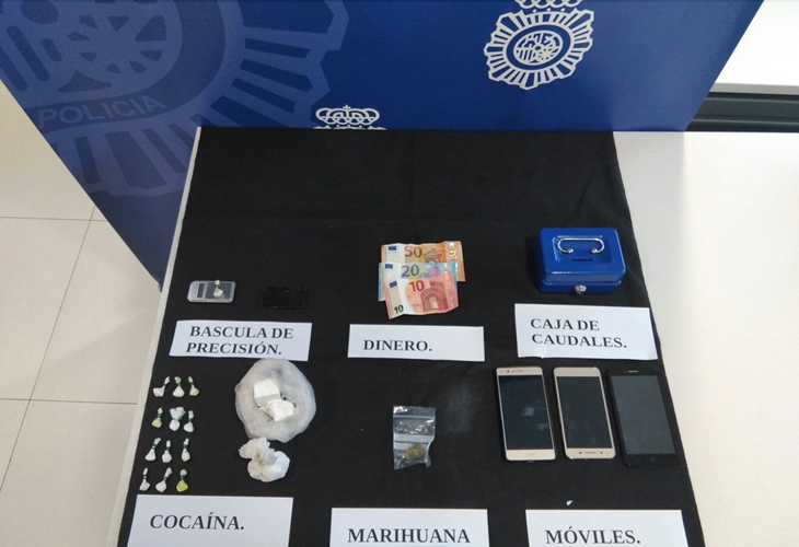 Detenida una pareja que vendía droga en su casa de Cáceres