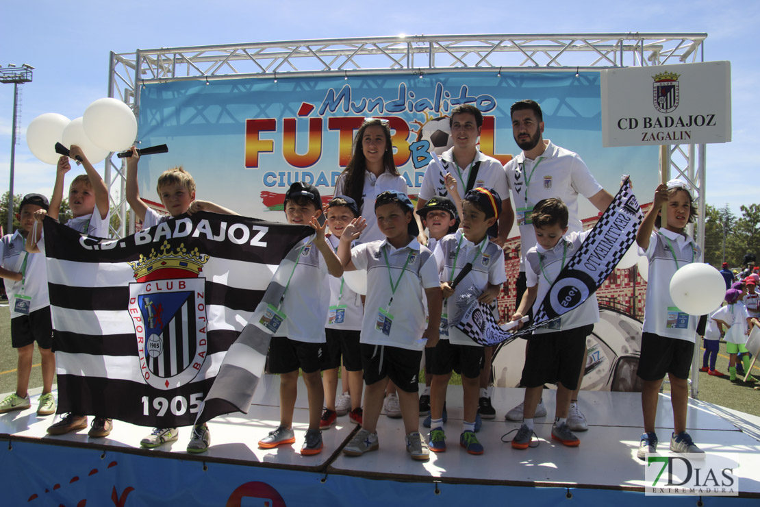 Imágenes del desfile del Mundialito de Clubes II