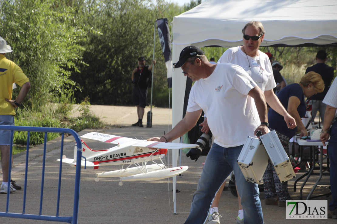 Imágenes de la exhibición de hidroaviones de Badajoz