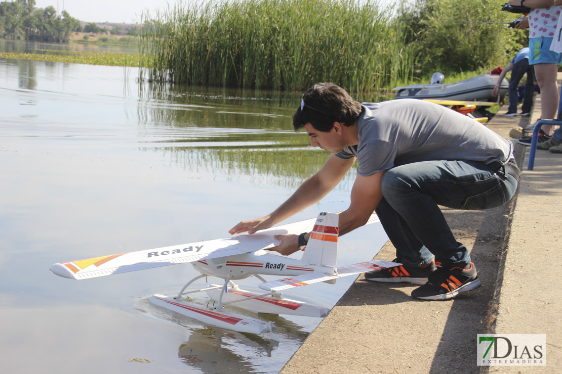 Imágenes de la exhibición de hidroaviones de Badajoz