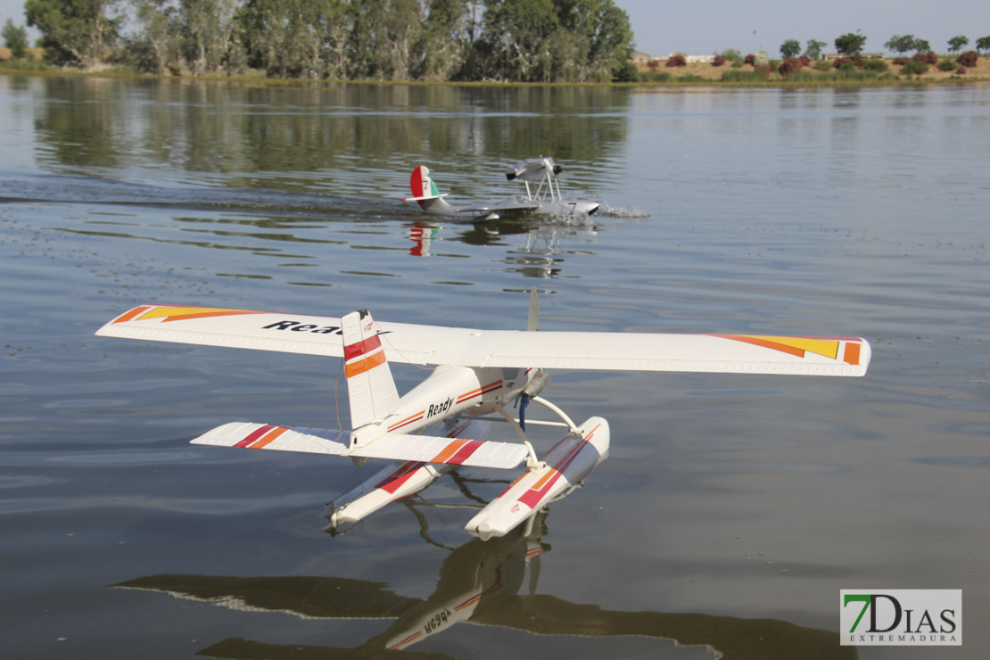 Imágenes de la exhibición de hidroaviones de Badajoz