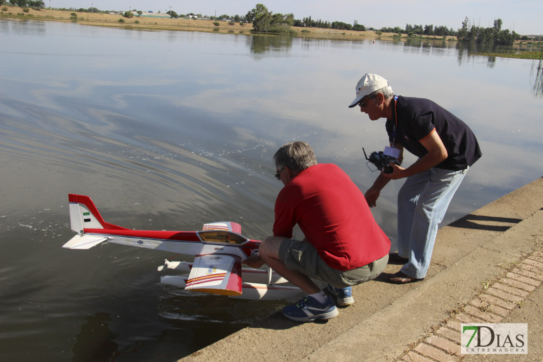 Imágenes de la exhibición de hidroaviones de Badajoz