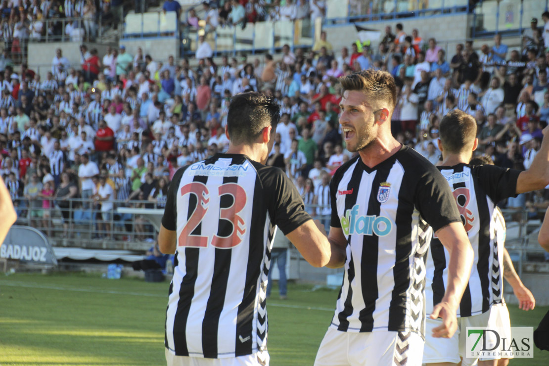 Imágenes del CD. Badajoz - Antequera