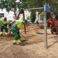 Arreglos de caminos, desbroces y reposición de parques infantiles en Mérida