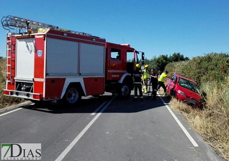 Un anciano sale ileso tras salirse de la vía en la CC-120