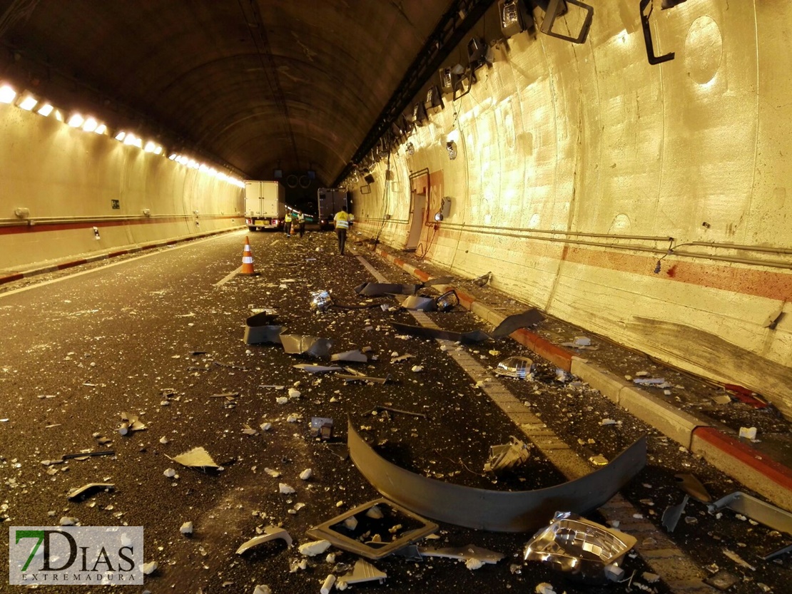 Peligroso accidente en el túnel extremeño de Miravete