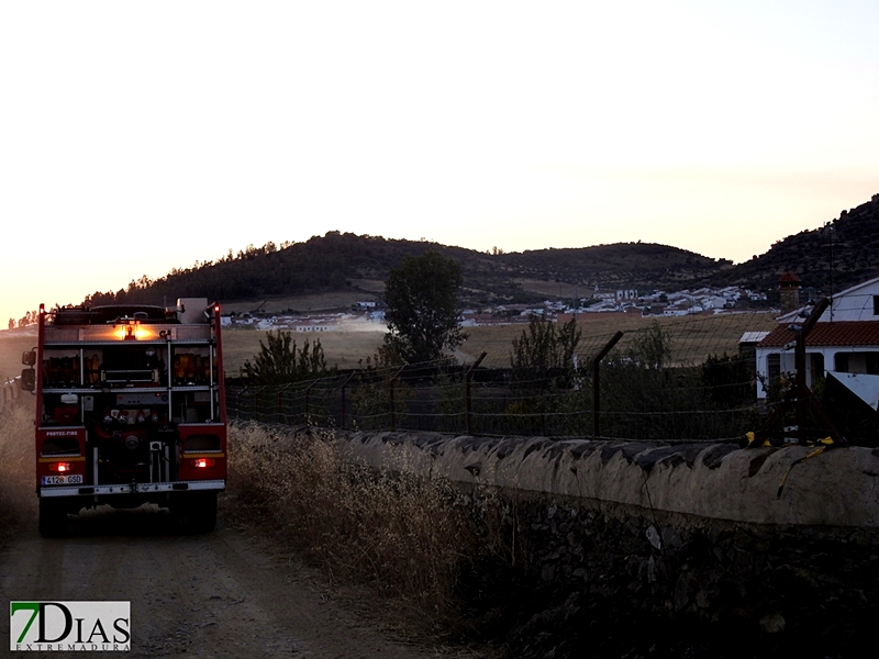 Nivel 1 de peligrosidad por un incendio en Alconchel (Badajoz)