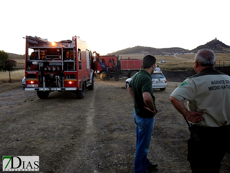 Nivel 1 de peligrosidad por un incendio en Alconchel (Badajoz)