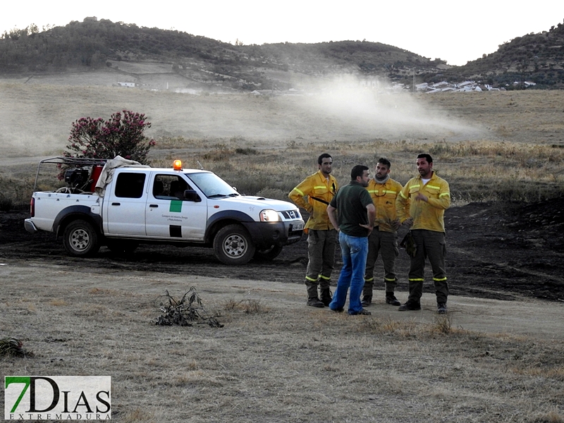 Nivel 1 de peligrosidad por un incendio en Alconchel (Badajoz)