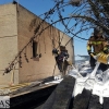 Varios bomberos atendidos tras apagar un incendio en oficinas de Caya