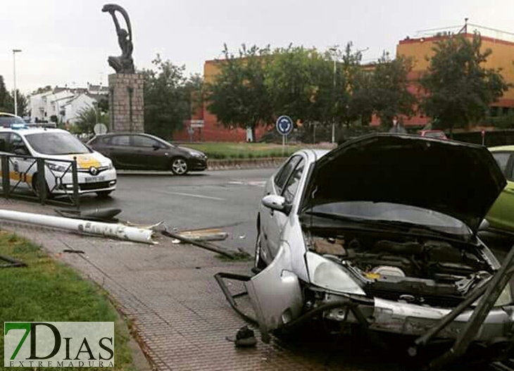 Aparatoso accidente en la Avd. de la Libertad de Mérida