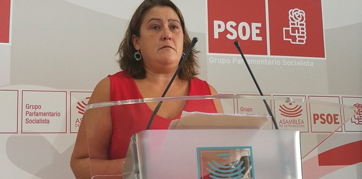 PSOE: “A Rajoy le da igual Extremadura y sus fruticultores”