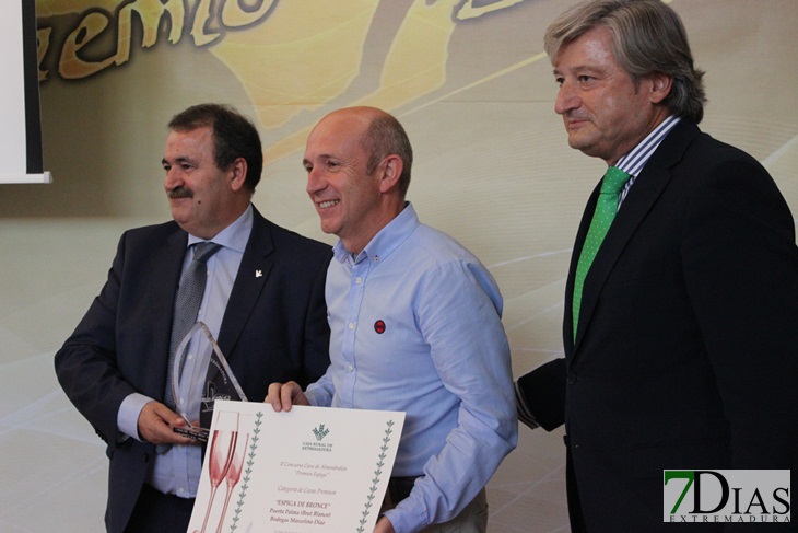 Caja Rural premia al mejor jamón y el mejor cava extremeño