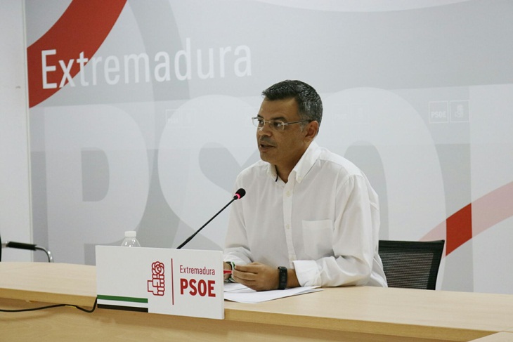 PSOE: “Monago debe dejar de sostener al alcalde de Almendralejo”