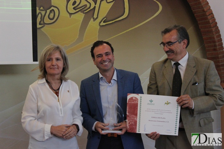 Caja Rural premia al mejor jamón y el mejor cava extremeño