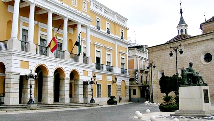 Badajoz Adelante critica que empresas externas “hagan el trabajo de los concejales”