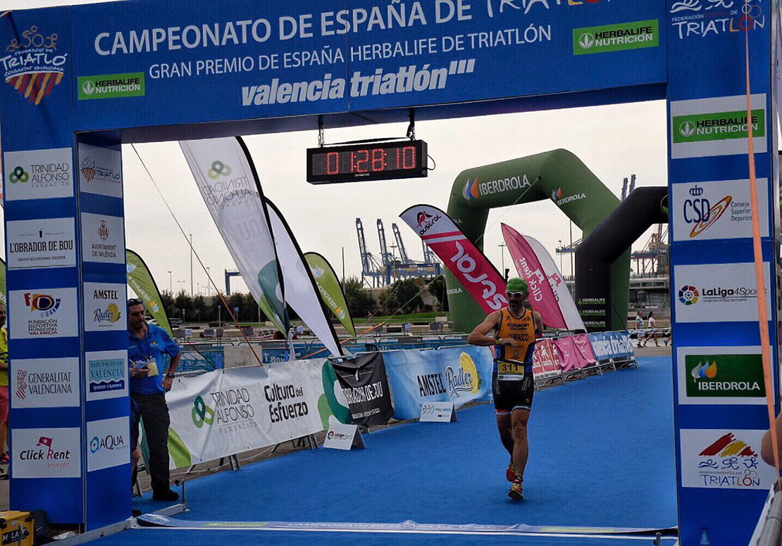 Kini Carrasco se proclama subcampeón de España de paratriatlón