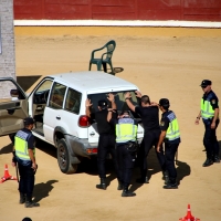 Exhibición de la Policía Nacional en la Plaza de Toros de Badajoz