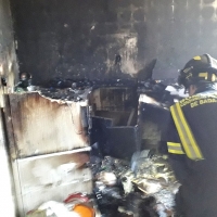 Una vivienda de Barbaño (Badajoz) devorada por las llamas