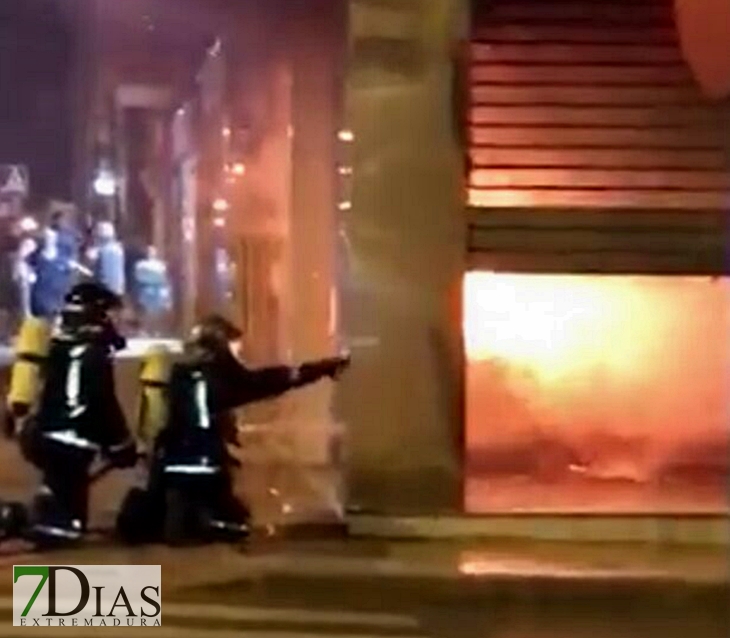 Incendio en un establecimiento de Almendralejo