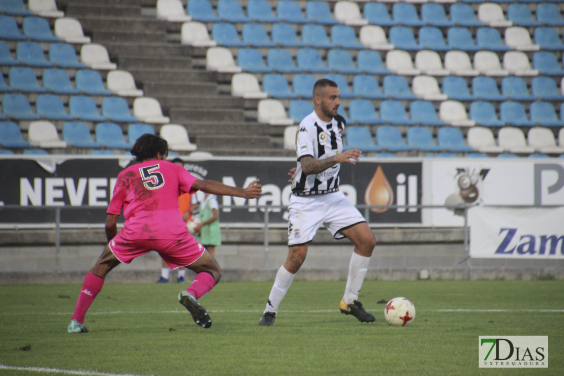 Imágenes del CD. Badajoz 3 - 0 Córdoba B