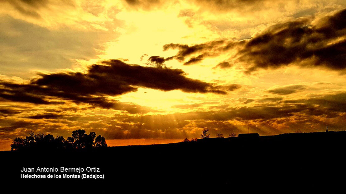 Espectaculares salidas y puestas de sol estos días en Extremadura