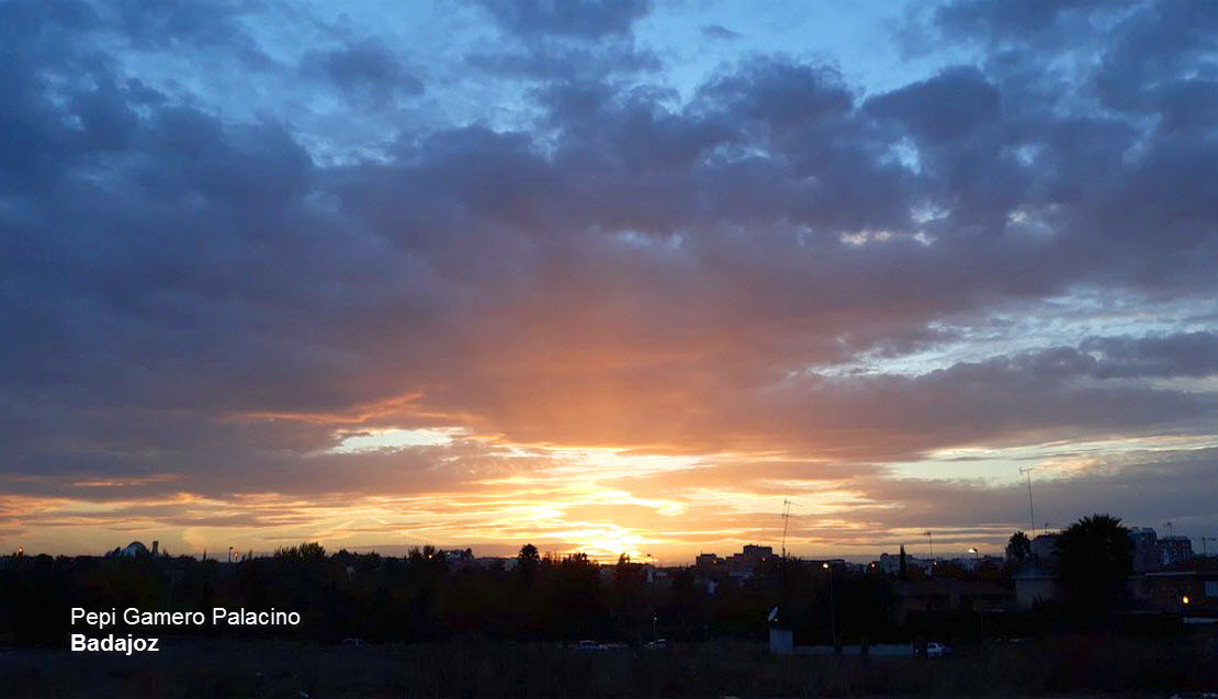 Espectaculares salidas y puestas de sol estos días en Extremadura