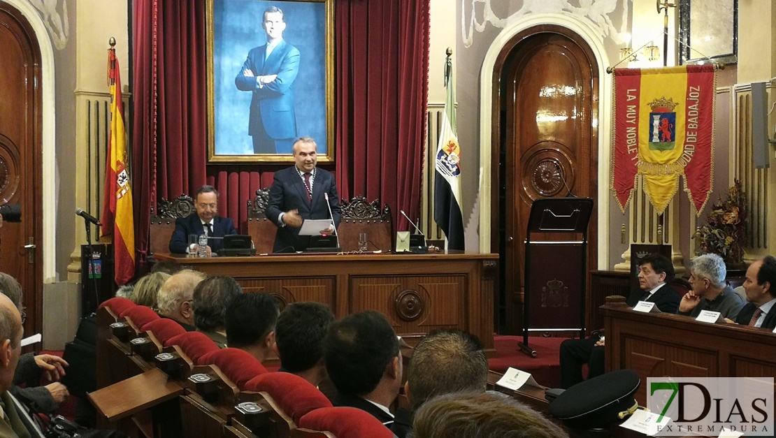 La Banda Municipal de Música recibe &#39;La Medalla de la Ciudad de Badajoz&#39;