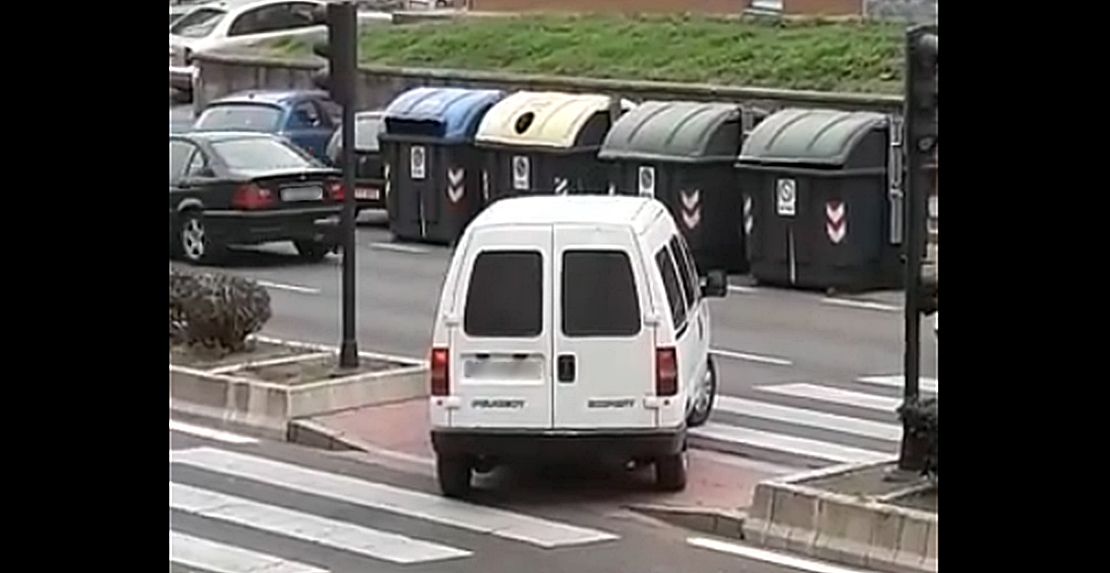 Un vídeo muestra una gravísima infracción de tráfico en Badajoz