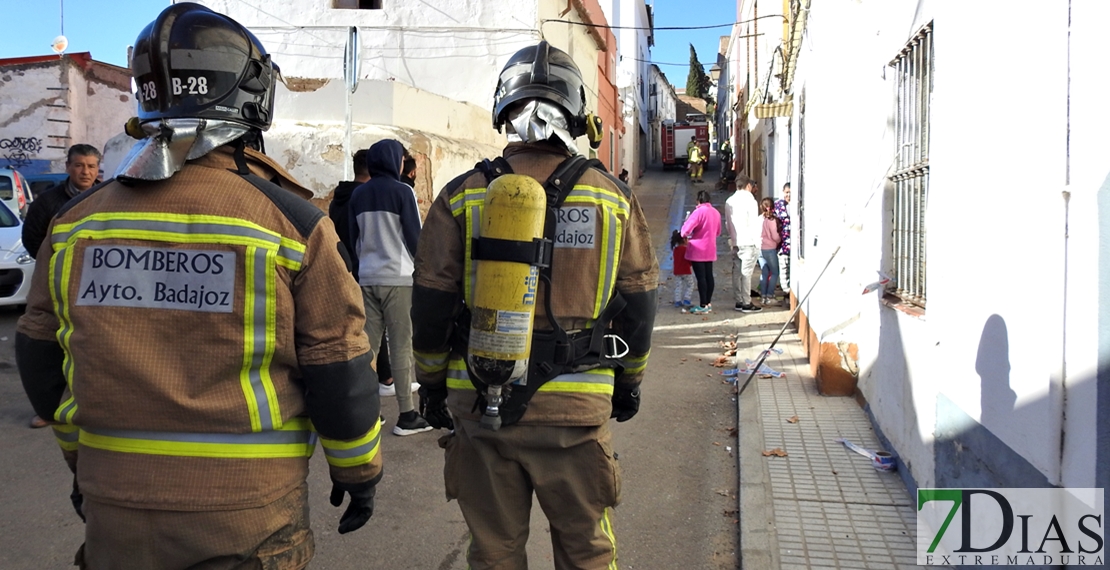 Un hombre salva a su vecina de entre las llamas