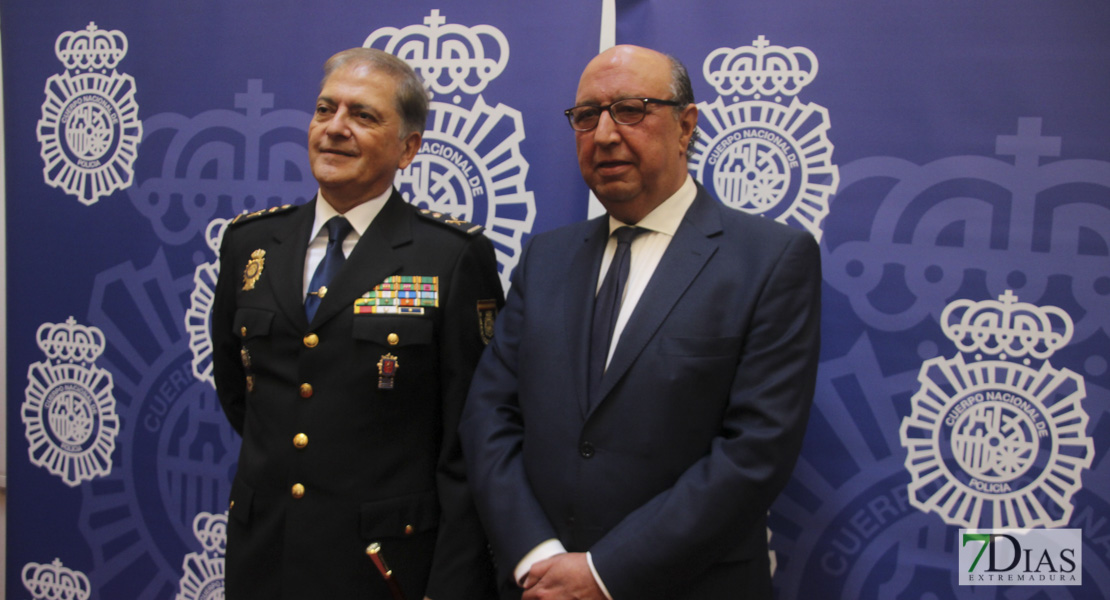 Imágenes de la toma de posesión del nuevo Jefe Superior de la Policía de Extremadura