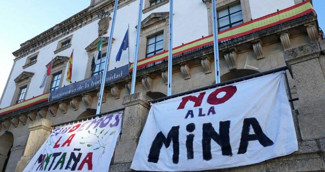 Centenares de personas rechazan la mina de litio en Cáceres