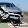 Colisión entre un turismo y un camión en la carretera de la Albuera (Badajoz)