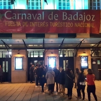 Dos murgas debutantes y tres veteranas, esta noche en el López de Ayala