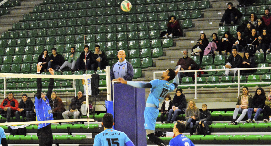 Imágenes del Electrocash Cáceres 0 - 3 Intasa San Sadurnino