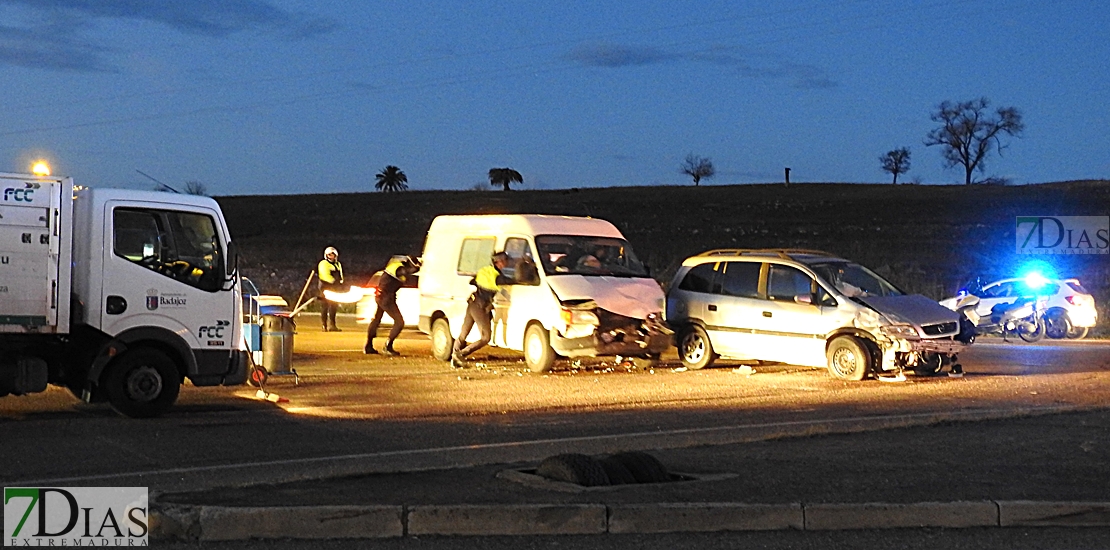 Dos heridos en un accidente en la carretera de Campomaior (Badajoz)