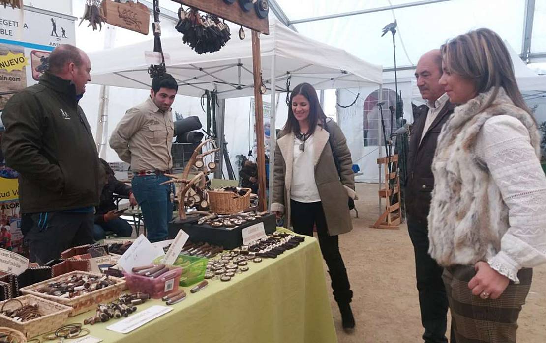 Gil Rosiña ha visitado la I Feria de la Caza, Pesca y Gastronomía Cinegética