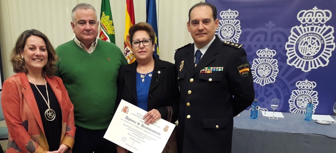 Homenaje a policías de Mérida y Don Benito-Villanueva